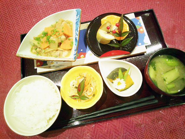 ライフケア高砂の利用者向け普段のお食事例