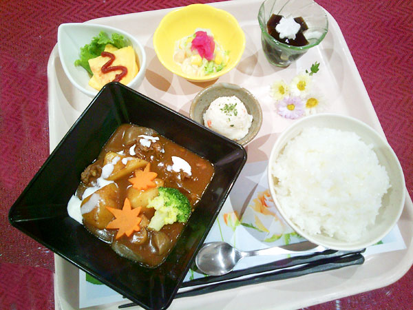 ライフケア高砂の利用者向け普段のお食事例
