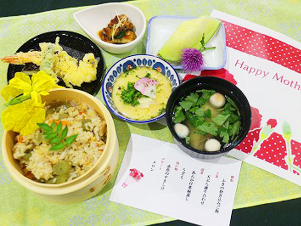 ライフケア高砂の利用者向けお食事例(父の日)